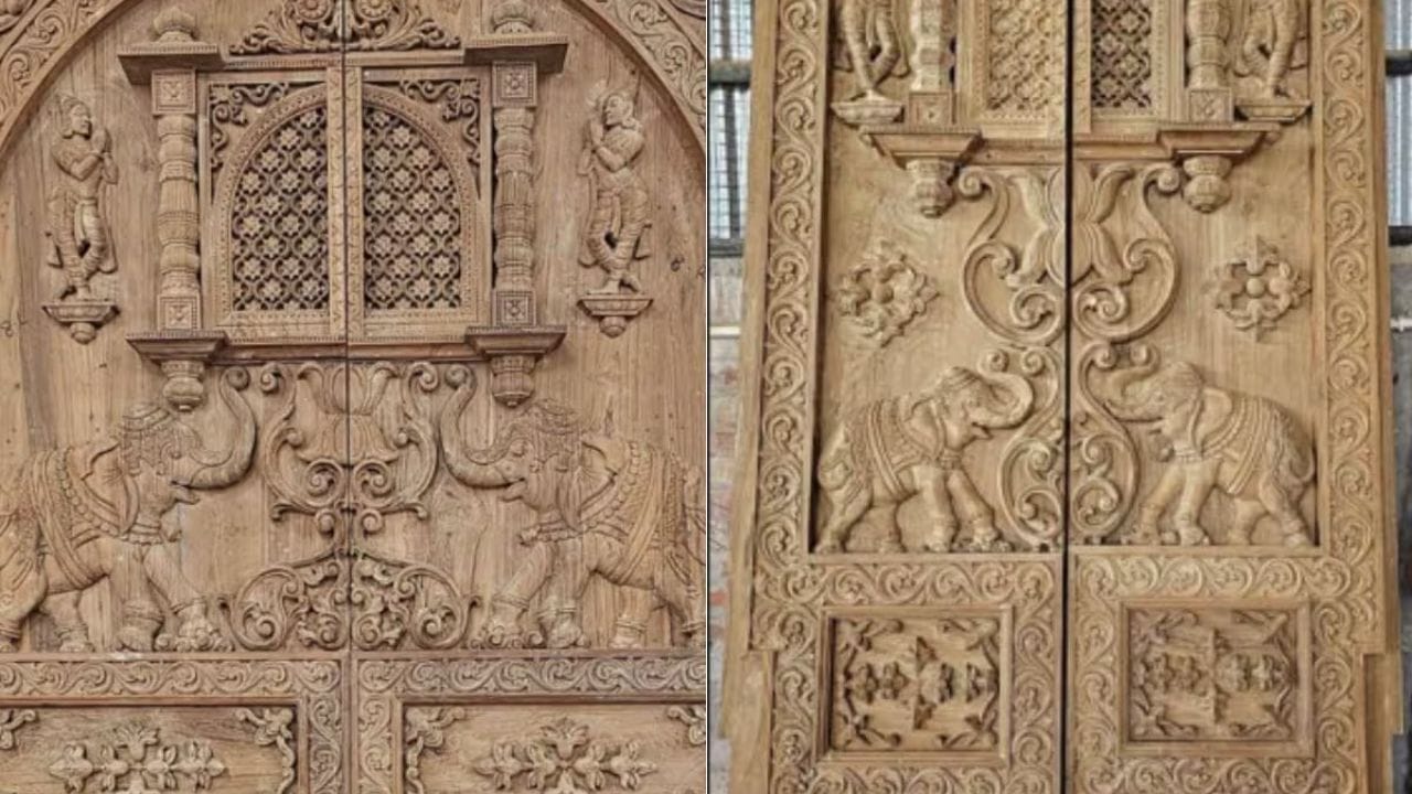 અયોધ્યામાં બની રહેલા આ ભવ્ય રામ મંદિરમાં કુલ 36 દરવાજા હશે. આ દરવાજાઓમાંથી 18 દરવાજા ગર્ભગૃહના હશે. રામ મંદિર માટે લગાવવામાં આવતા તમામ દરવાજા સાગના લાકડામાંથી બનાવવામાં આવી રહ્યા છે.