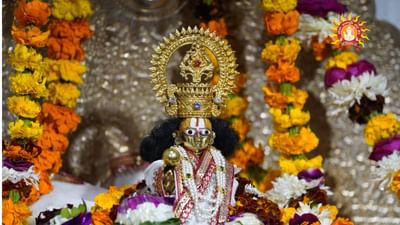 ગર્ભગૃહમાં બિરાજશે 'રઘુનંદન' જુઓ રામ મંદિરમાં રામલલ્લાની પહેલી જલક ગર્ભગૃહમાં બિરાજશે 'રઘુનંદન' જુઓ રામ મંદિરમાં રામલલ્લાની પહેલી જલક