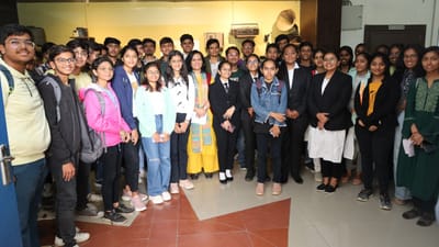 આ વર્કશોપમાં મેન્ટર ડૉ. દિવ્યા સોની (ડિરેકટર- એલ.જે. ઇન્સ્ટિટ્યૂટ ઑફ મીડિયા ઍન્ડ કમ્યુનિકેશન્સ) એ વિધાર્થીઓને રિઝ્યુમનાં વિવિધ જરૂરી પાસાનું ઊંડું જ્ઞાન પીરસ્યું હતું.