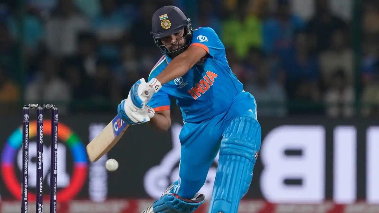 રોહિત વનડેમાં સૌથી વધુ સિક્સરનો બનાવશે રેકોર્ડ: રોહિત શર્મા ODIમાં સૌથી વધુ સિક્સર ફટકારવામાં મામલે ત્રીજા ક્રમે છે, જો તે વર્ષ 2023માં વનડેમાં વધુ 9 સિક્સર ફટકારશે તો બીજા અને 29 છગ્ગા ફટકારશે તો પહેલા સ્થાને આવી જશે. હાલ રોહિતના વનડેમાં કુલ 323 સિક્સર છે, જયારે ક્રિસ ગેલના 331 સાથે આ લિસ્ટમાં બીજા અને શાહિદ આફ્રિદીના 351 સિક્સર સાથે સૌથી વધુ ODI સિક્સર ફટકારવા મામલે ટોપ પર છે.