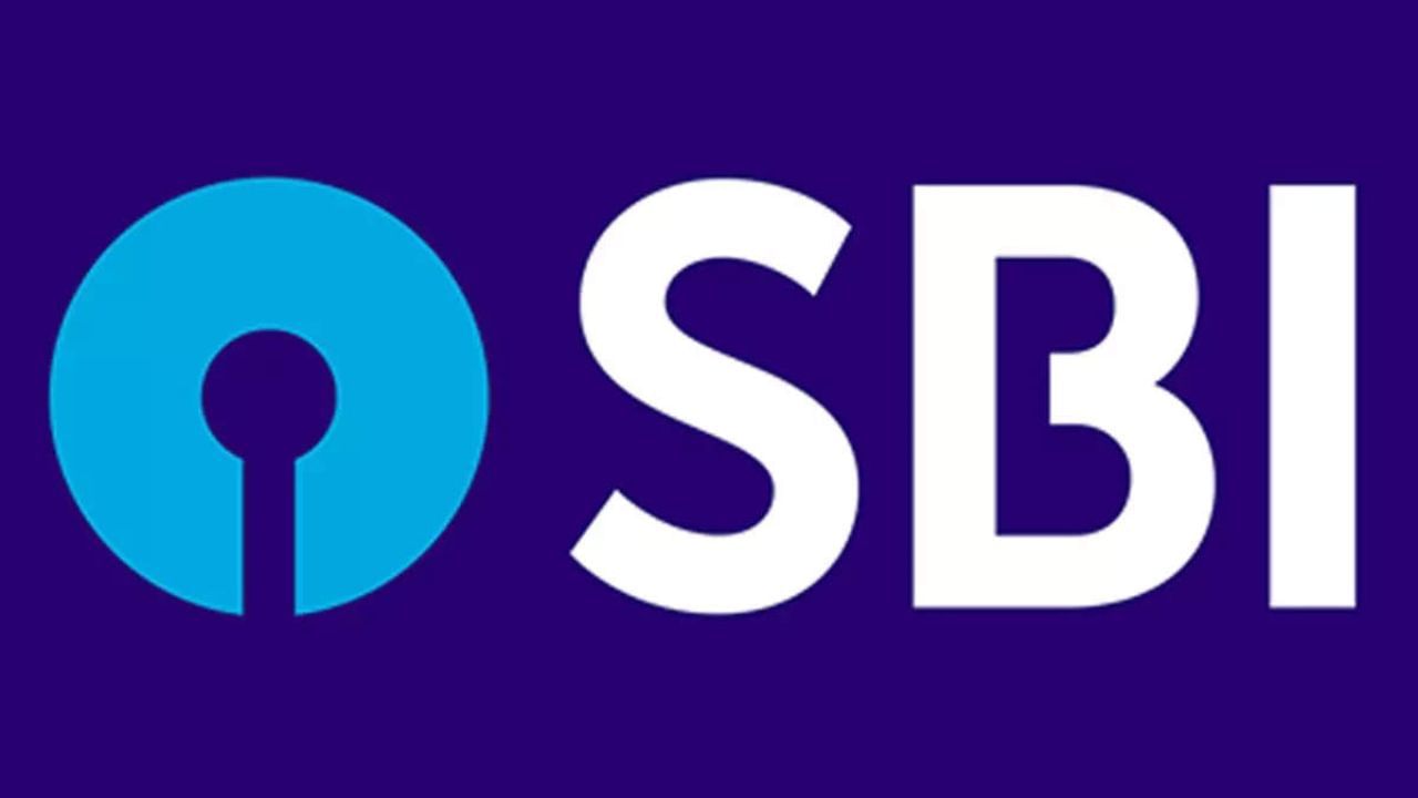 SBI - દેશની સૌથી મોટી સરકારી બેંક SBI પર્સનલ લોન માટે 11.15 ટકાથી લઈને 14.30 ટકા સુધી વ્યાજ વસૂલે છે.