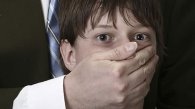 સુરેન્દ્રનગરમાં 3 વર્ષના બાળકના અપહરણની ઘટના આવી સામે, પૂર્વ પતિએ અપહરણ કર્યુ હોવાનો માતાનો આક્ષેપ, જુઓ વીડિયો સુરેન્દ્રનગરમાં 3 વર્ષના બાળકના અપહરણની ઘટના આવી સામે, પૂર્વ પતિએ અપહરણ કર્યુ હોવાનો માતાનો આક્ષેપ, જુઓ વીડિયો