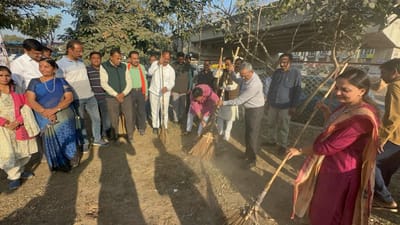 સાબરકાંઠા જિલ્લામાં રામ મય માહોલ જોવા મળી રહ્યો છે. જિલ્લામાં શહેરો અને ગામડાઓમાં રામ મંદિરને લઈ ધાર્મિક ઉત્સાહ વર્તાઈ રહ્યો છે. આ માટે તમામ તૈયારીઓ કરવામાં આવી છે.