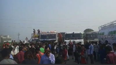 ભરૂચ : હિટ એન્ડ રન કાયદાનો ટ્રક ચાલકોએ વિરોધ કરી ચક્કાજામ કર્યા , જુઓ વીડિયો ભરૂચ : હિટ એન્ડ રન કાયદાનો ટ્રક ચાલકોએ વિરોધ કરી ચક્કાજામ કર્યા , જુઓ વીડિયો