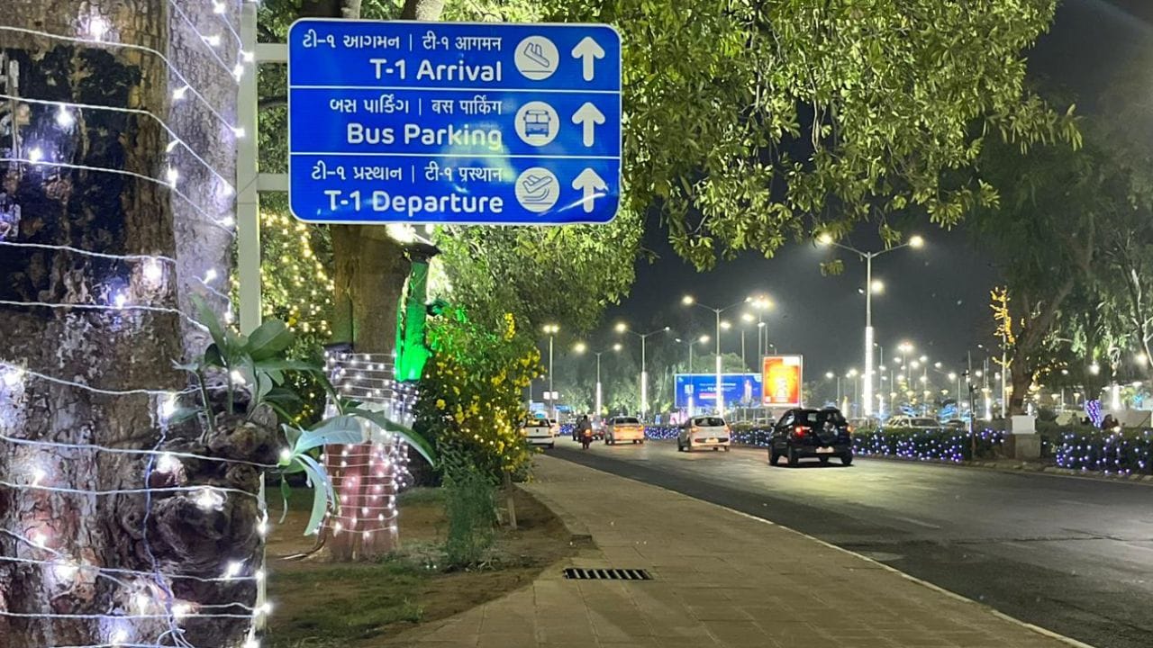 9મી જાન્યુઆરીએ પીએમ નરેન્દ્ર મોદીનો અમદાવાદમાં ભવ્ય રોડ શો યોજાવાનો છે. જેમા યુએઈના રાષ્ટ્રપ્રમુખ શેખ મહંમદ બિન ઝાયેદ અલ નાહ્યાન ખાસ ઉપસ્થિત રહેશે.