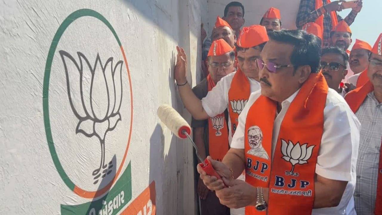 સુરત : 18મી લોકસભા ચૂંટણી માટે સી આર પાટીલે પ્રચારના શ્રી ગણેશ કર્યા, જુઓ વીડિયો