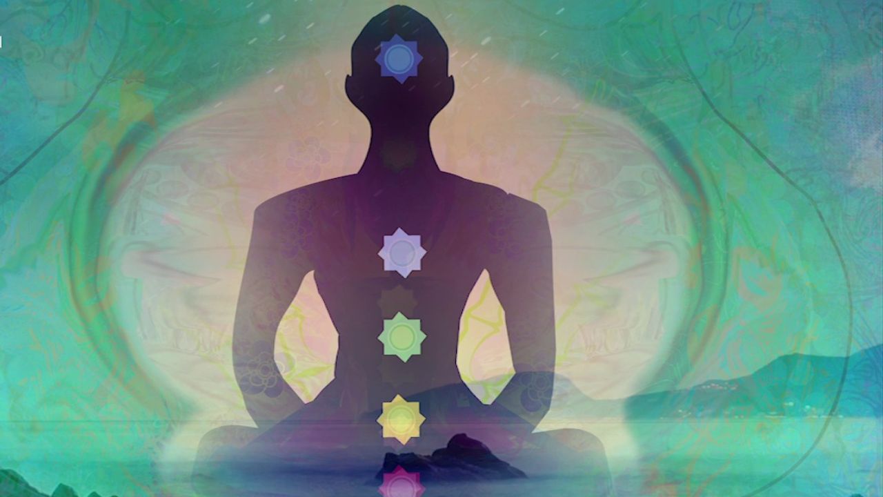 પોઝિટિવ ઊર્જા : ઓમના ઉચ્ચારણથી આસપાસનું વાતાવરણ શાંત થાય છે. એટલું જ નહીં ઘરનો માહોલ પણ હળવો લાગે છે.