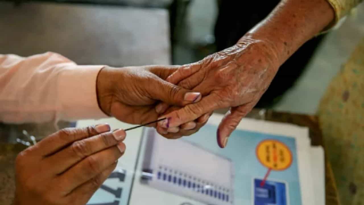 સરકારે રાજકીય પક્ષને દાન આપવા Electoral Bonds ઈશ્યુ કર્યા, ગાંધીનગરમાં આજથી 11 જાન્યુઆરી સુધી મળશે