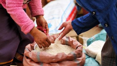 સુરત : સરકારી અનાજ વગે કરવાનું કૌભાંડ ઝડપાયું , બે લોકો સામે ગુનો દાખલ કરાયો, જુઓ વીડિયો