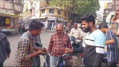 નર્મદા : પતંગની દોરીથી મૃત્યુ પામેલા યુવાનને મિત્રોએ ઉત્તરાયણ દરમિયાન આપી અનોખી શ્રદ્ધાંજલિ, જુઓ વીડિયો