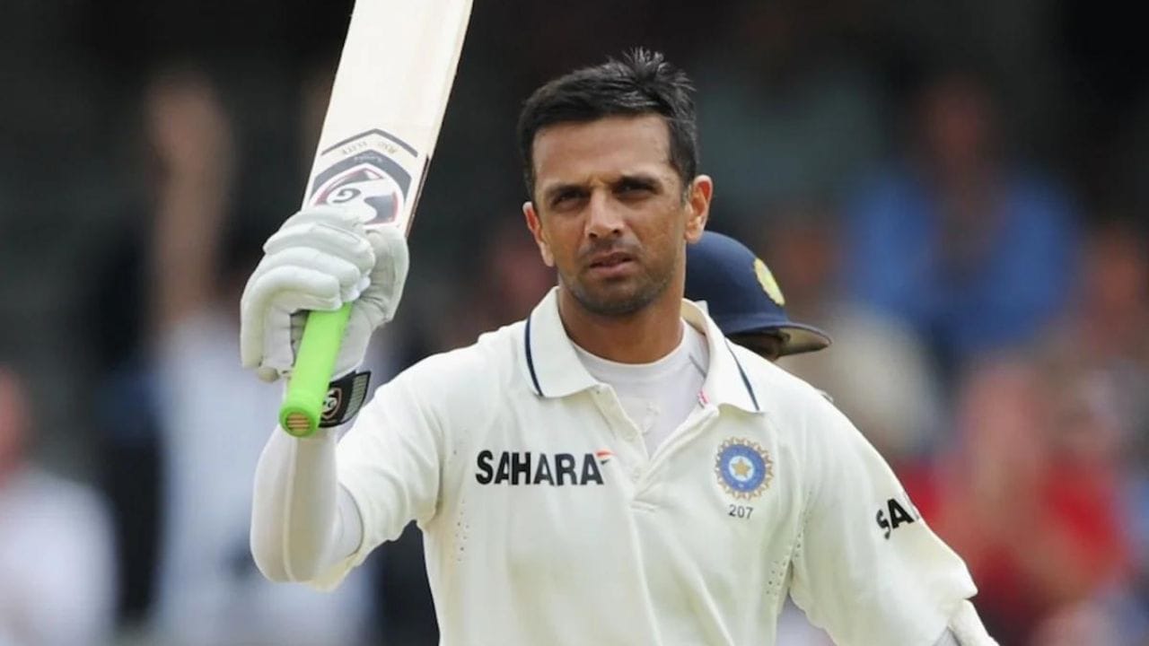 ટીમ ઈન્ડિયાના વર્તમાન કોચ રાહુલ દ્રવિડ દક્ષિણ આફ્રિકામાં સૌથી વધુ ટેસ્ટ રન બનાવનારા ત્રીજા ભારતીય છે. તેમણે 11 મેચમાં 624 રન બનાવ્યા હતા.