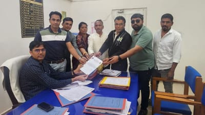 સરદાર પટેલની પ્રતિમા ટ્રેક્ટરથી તોડી પાડવાની ઘટના મામલે હિંમતનગરમાં આવેદન પત્ર સરદાર પટેલની પ્રતિમા ટ્રેક્ટરથી તોડી પાડવાની ઘટના મામલે હિંમતનગરમાં આવેદન પત્ર