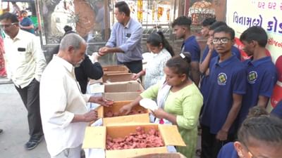 સુરત વીડિયો : શ્રી રામના પ્રાણ પ્રતિષ્ઠા મહોત્સવ દરમિયાન દિવાળી જેવો માહોલ સર્જવા બારડોલીમાં નિઃશુલ્ક દીવડાનું વિતરણ કરાયું