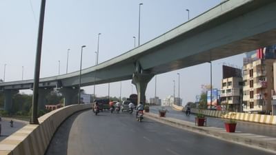 સુરત વીડિયો : ઉત્તરાયણ દરમિયાન ફ્લાયઓવર પર ટુ-વ્હીલર માટે પ્રવેશબંધી ફરમાવાઈ,જાણો કેમ? સુરત વીડિયો : ઉત્તરાયણ દરમિયાન ફ્લાયઓવર પર ટુ-વ્હીલર માટે પ્રવેશબંધી ફરમાવાઈ,જાણો કેમ?