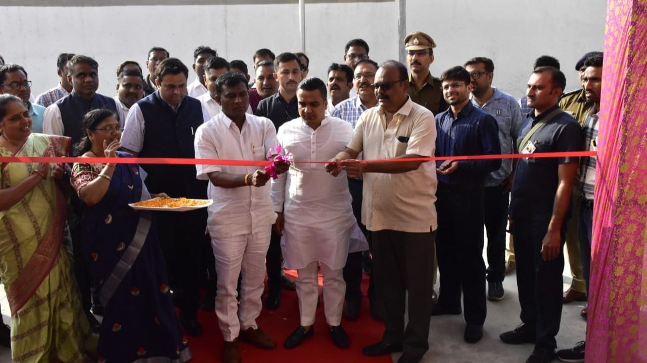 transport facility of South Gujarat Harsh Sanghvi launched 51 buses at Songarh tapi (1)