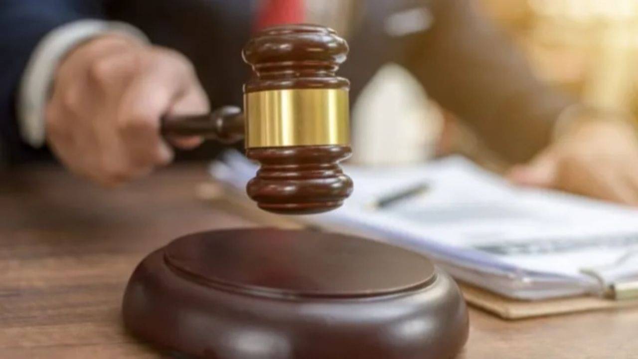 સુરત વીડિયો : પૌત્રીની ઉંમરની બાળકીની છેડતી કરનાર આધેડને સુરત કોર્ટે સાત વર્ષની સજા ફટકારી