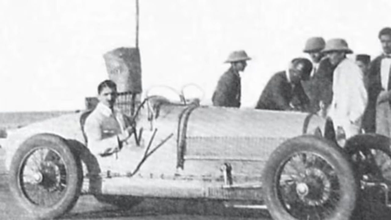 ભારતમાં આવનાર પ્રથમ કાર વિશે તો જાણ્યું, પરંતુ શું તમે જાણો છો કે કાર ખરીદનાર પ્રથમ ભારતીય કોણ હતા ? તો એ ટાટા ગ્રુપના સ્થાપક જમશેદજી ટાટા હતા.