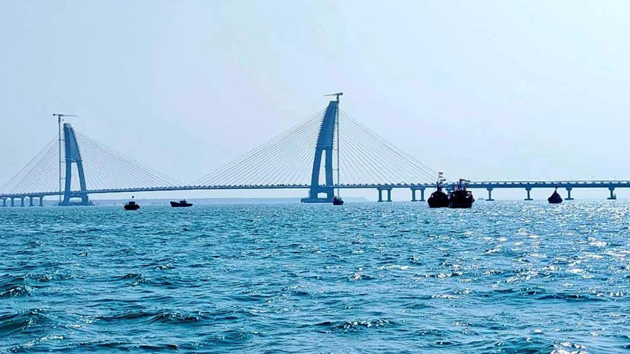 Indias longest cable stayed Bate-Dwarka signature bridge (6)