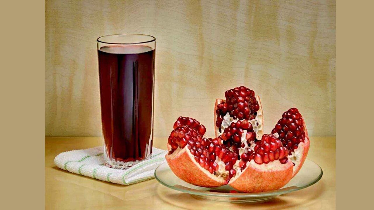 5. Pomegranate juice: This juice is not only beneficial for the kidneys, but consuming it also provides many other health benefits.  Drinking pomegranate juice daily reduces the risk of kidney stones and also helps in their treatment.  Note: The information provided in this article is for information only and is not endorsed by TV9 GUJARATI.  Consult your doctor before following any tips