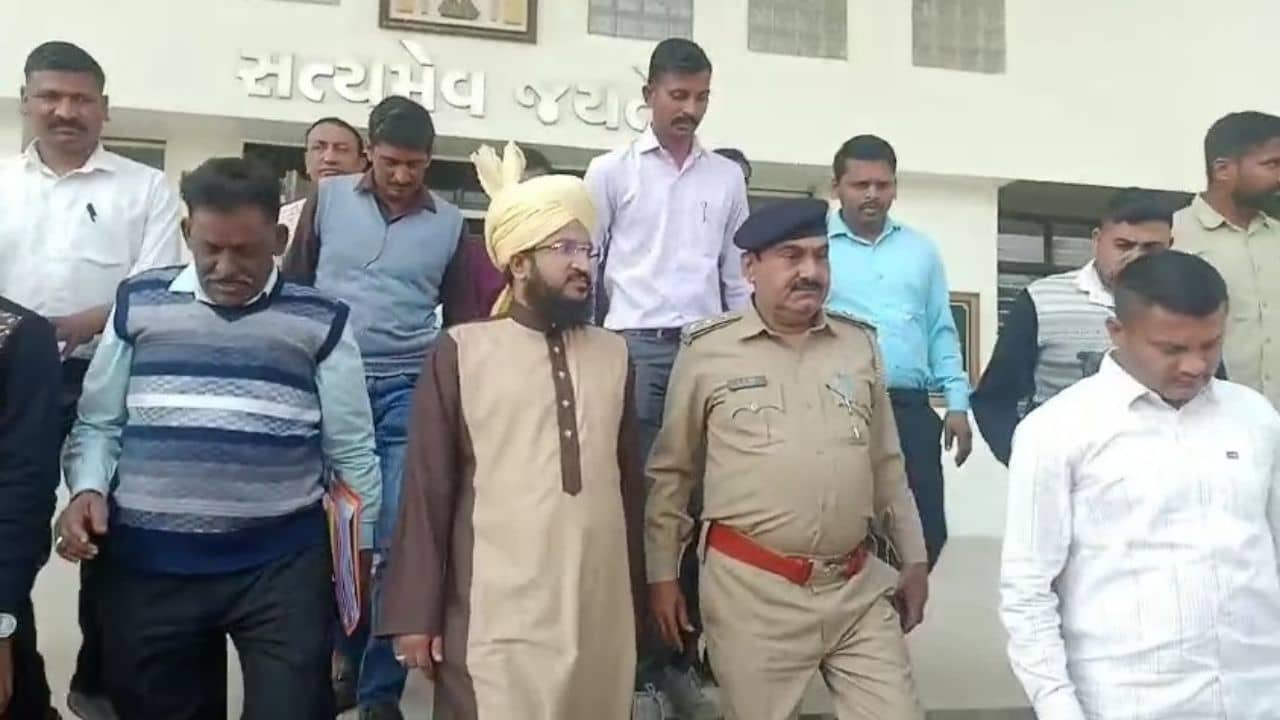 મૌલાના અઝહરીને મોડાસા કોર્ટમાં રજૂ કરાયો, 17 ફેબ્રુઆરી સુધીના રિમાન્ડ મંજૂર