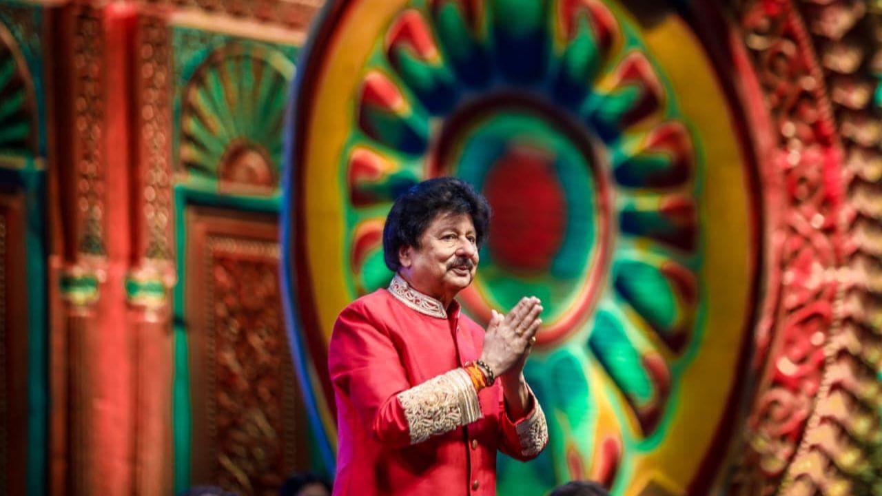 વિશ્વભરમાં આલ્બમ્સ અને લાઇવ કોન્સર્ટે તેમને ગાયક તરીકે ખ્યાતિ અપાવી. 2006માં પંકજ ઉધાસને ભારતનો ચોથો સર્વોચ્ચ નાગરિક પુરસ્કાર પદ્મશ્રી એનાયત કરવામાં આવ્યો હતો.તેમના ભાઈઓ નિર્મલ ઉધાસ અને મનહર ઉધાસ પણ ગાયકો છે.