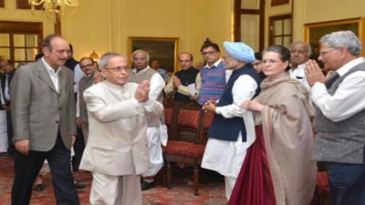 ગાંધી-નહેરુ પરિવારે, મારા પિતાને કોઈ દયા દાનમાં પદ નહોતુ આપ્યું : પ્રણવ મુખર્જીની પુત્રી શર્મિષ્ઠા