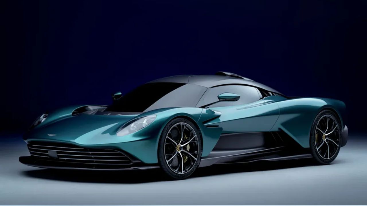 જો Aston Martin Valkyrie ભારતીય બજારમાં વેચાણ માટે લાવવામાં આવે તો, તેની કિંમત 20 કરોડ રૂપિયાની આસપાસ હોઈ શકે છે. વિશ્વની અન્ય સુપરકારોની તુલનામાં આ કારની જાળવણી ખૂબ મોંઘી છે. Bugatti Chironનો વાર્ષિક મેન્ટેનન્સ ખર્ચ 35.22 લાખ રૂપિયા છે.