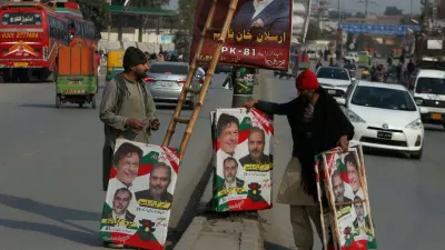 પાકિસ્તાનમાં ચૂંટણી પહેલા વધુ એક મુશ્કેલી, નિયમોની અવગણના કરવા બદલ રાજકીય પક્ષો સામે કાર્યવાહીની માંગ