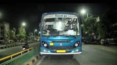 અમદાવાદ વીડિયો : રસ્તા વચ્ચે ઉભેલી રીક્ષાને હટાવાનું કહેતા અસામાજીક તત્વોએ ST બસના ડ્રાઈવર અને કંટડક્ટર પર છરીથી કર્યો હુમલો