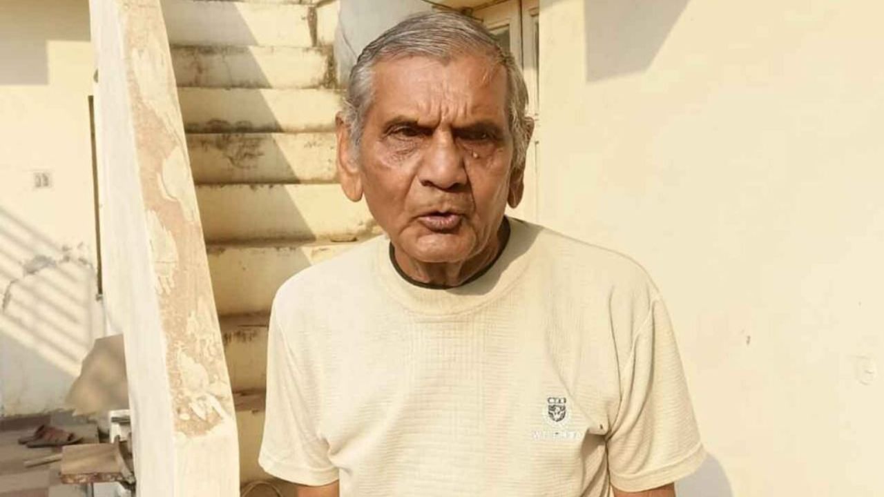 જો કે અંબાલાલ પટેલને ઇન્ટરનેશનલ જયોતિષ સંસ્થા, સરદાર પટેલ કૃષિ સેવા સંસ્થા, ઇન્ટરનેશનલ એવોર્ડ ફોર એસ્ટ્રોલોજી સહિત અનેક એવોર્ડ અને સન્માન પત્ર પણ મળેલા છે.જે પછી તો અંબાલાલ પટેલ પાસેથી સરકાર પણ હવામાનને લઈ માર્ગદશન મેળવતું રહ્યું છે.
