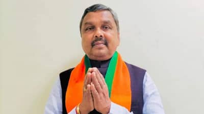 ભાજપે દિપસિંહને પડતા મુકીને, સાબરકાંઠાના ચૂંટણી જંગમાં નવા ચહેરા તરીકે ઉતારેલા ભીખાજી ઠાકોર કોણ ?