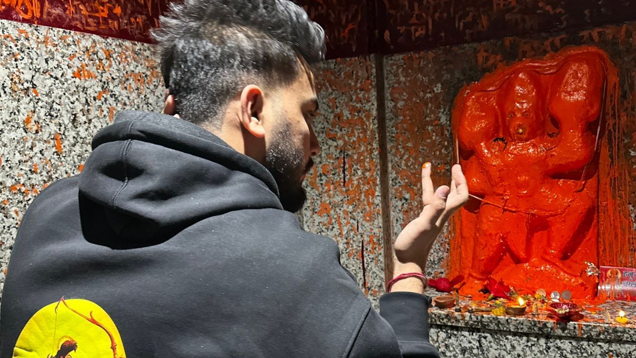 વર્ષ 2016 દરમિયાન યુટ્યબ પર વીડિયો બનાવવાનું શરુ કર્યું. ખુબ ઓછા સમયમાં યુટ્યુબ પર મોટું નામ બનાવી લીધું હતુ. મીડિયા રિપોર્ટ મુજબ એલ્વિશ યાદવ અંદાજે 5 થી 7 ચેનલ ચલાવે છે. જેમાં તેના લાખો ફોલોઅર્સ છે. તેના વીડિયો ચાહકોને ખુબ પસંદ પણ આવે છે.