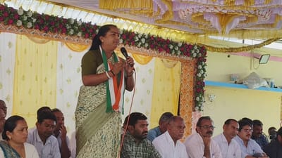 બનાસકાંઠા: કોંગ્રેસ છોડી ગયેલા ઠાકોર સમાજના આગેવાનોને ગેનીબેને લીધા આડેહાથ, જુઓ બનાસકાંઠા: કોંગ્રેસ છોડી ગયેલા ઠાકોર સમાજના આગેવાનોને ગેનીબેને લીધા આડેહાથ, જુઓ