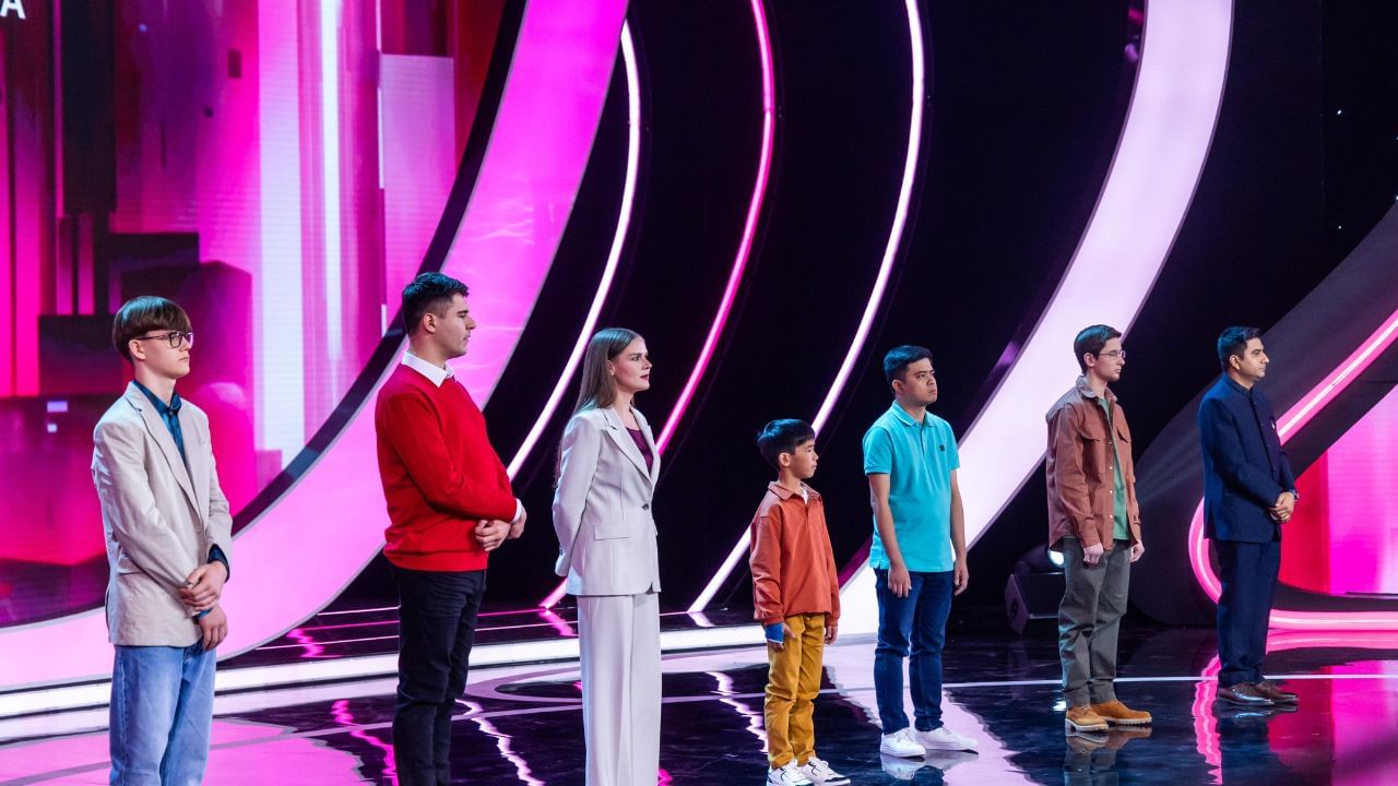 A young man from Gujarat managed to represent India at the global level in mathematics.  Akshay Khatri, known as Mr. Calculator of Gujarat, was invited by a Russian television show "THE INCREDIBLE PEOPLE SEASON 7" which comes to host on RUSSIA 1 channel.