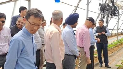 નેશનલ ડિફેન્સ કોલેજ, નવી દિલ્હી અને ચાર દેશના અધિકારીઓ સાબરકાંઠાના પ્રાંતિજના વદરાડમાં આવેલ ઈન્ડો ઈઝરાયેલ એક્સલન્સ સેન્ટરની મુલાકાતે પહોંચ્યા હતા. સૈન્યના દેશ અને વિદેશના ઉચ્ચ અધિકારીઓએ એક્સલન્સ સેન્ટરની મુલાકાત લઇને માહિતી મેળવી હતી.