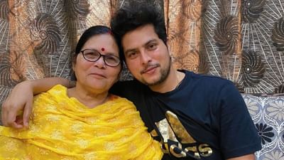 કુલદીપ યાદવનો જન્મ 14 ડિસેમ્બર 1994ના રોજ થયો છે, એક ભારતીય ક્રિકેટર છે. તે સ્પિન બોલિંગ કરે છે જે ડોમેસ્ટિક ક્રિકેટમાં ભારત અને ઉત્તર પ્રદેશ માટે રમે છે. આઈપીએલમાં પણ ઓલરાઉન્ડરનું પ્રદર્શન શાનદાર રહ્યું છે.