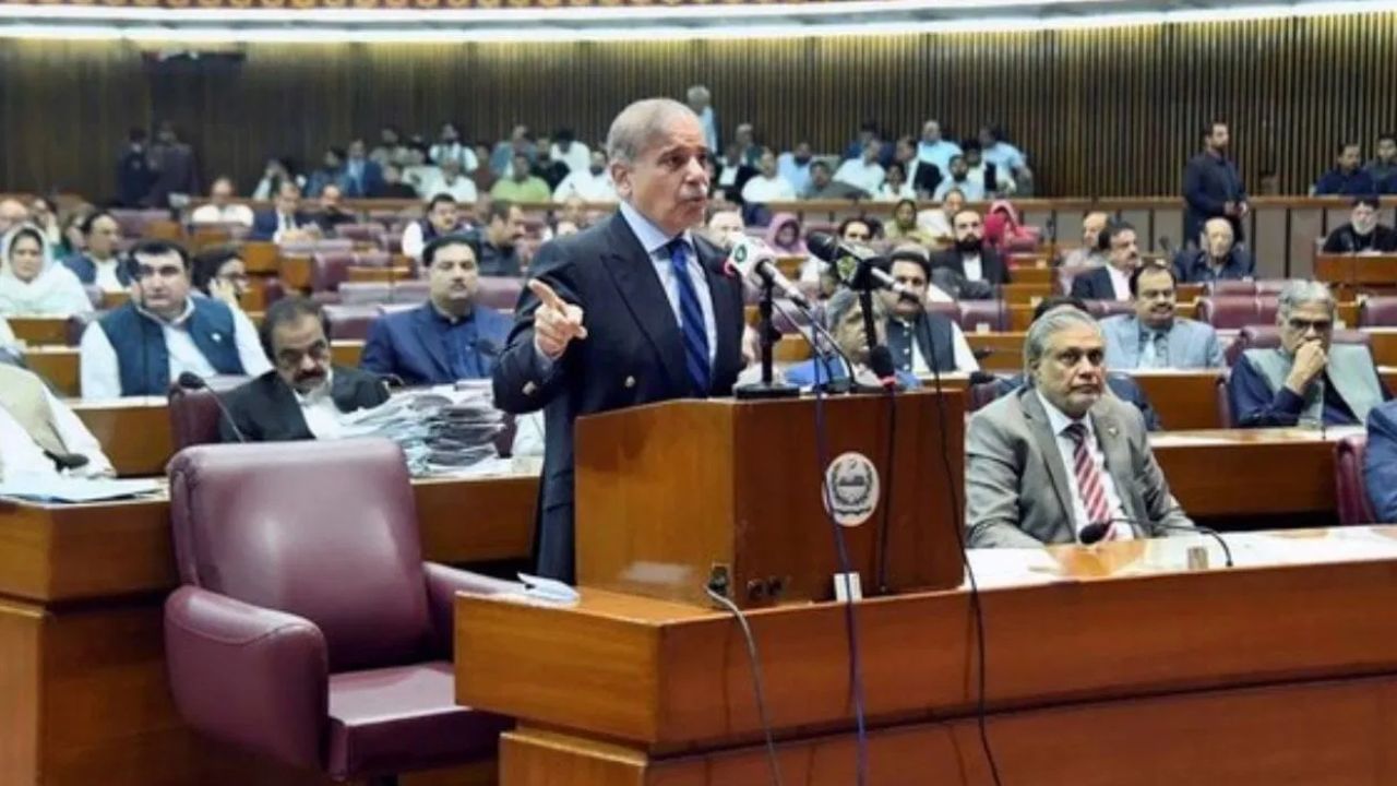 Pakistan: As soon as he became PM, Shahbaz Sharif raised the issue of Kashmir, said - I will bring a proposal for the independence of Kashmir-Palestine.