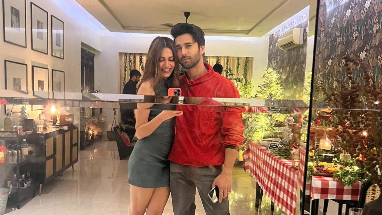 પુલકિતે બિટ્ટો બોસથી બોલિવુડમાં એન્ટ્રી કરી હતી. રિપોર્ટ મુજબ અભિનેતાની કુલ નેટવર્થ 5 મલિયન ડોલર એટલે કે, 41 કરોડની આસપાસ છે. મુંબઈમાં એક આલીશાન ઘર છે. તેમજ અનેક લગ્ઝરી કારનું પણ કલેક્શન છે.