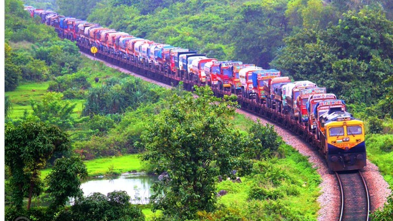 RO RO ટ્રેન સેવા હાલમાં કોલાડથી વર્ના, વર્નાથી સુરથકલ, સુરથકલથી કોલાડ વચ્ચે કાર્યરત છે. આ રૂટ પર ટ્રક ડ્રાઇવરો ઇંધણ ખર્ચ અને સમય બંને બચાવે છે.