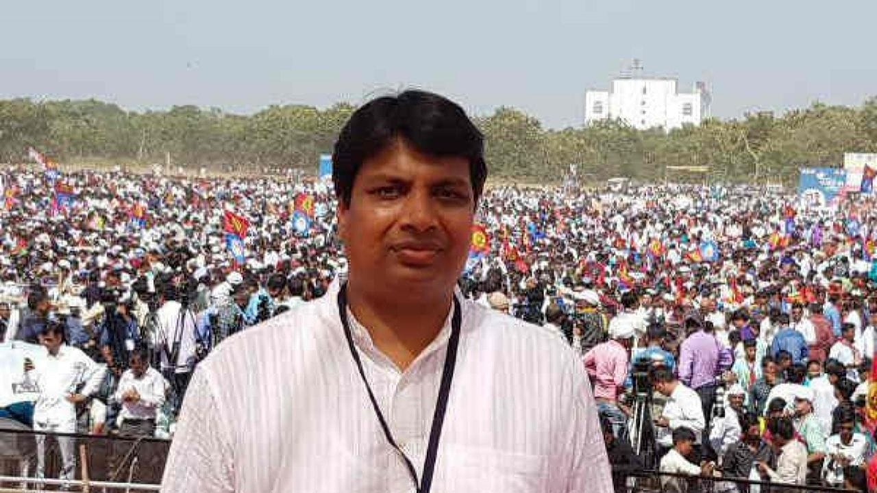 મહત્વનું છે કે વર્ષ 2019માં અમદાવાદ પૂર્વ બેઠક પર કોંગ્રેસે ગીતા પટેલને ટિકિટ આપી હતી. તે વખતે કોંગ્રેસના ગીતા પટેલને માત્ર 3,15,504 મત મળ્યા હતા.ગત ચૂંટણીમાં ભાજપના હસમુખ પટેલને 7,49,834 વોટ મળ્યા હતા. આ વખતે પણ ભાજપે ઉમેદવાર તરીકે આ બેઠક પર હસમુખ પટેલને જ રિપીટ કર્યા છે. જો કે કોંગ્રેસે આ વખતે અમદાવાદ પૂર્વની બેઠક પર ગીતા પટેલનું પત્તુ કાપીને રોહન ગુપ્તાને તક આપી છે. 

