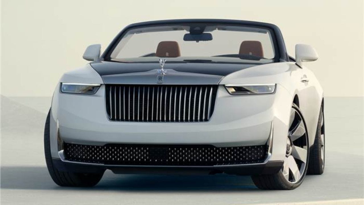 Arcadia Droptail મોનોકોક ચેસિસ સાથે કંપનીના AOL પ્લેટફોર્મ પર આધારિત છે. લક્ઝરી કારમાં મિરર ફિનિશ્ડ એક્સટીરિયર ગ્રિલ અને સિગ્નેચર ફ્લોટિંગ RR લોગો સાથે 22 ઇંચના એલોય વ્હીલ્સ છે. તેની કિંમત 31 મિલિયન ડોલર એટલે કે લગભગ રૂ.257 કરોડ રૂપિયા છે.