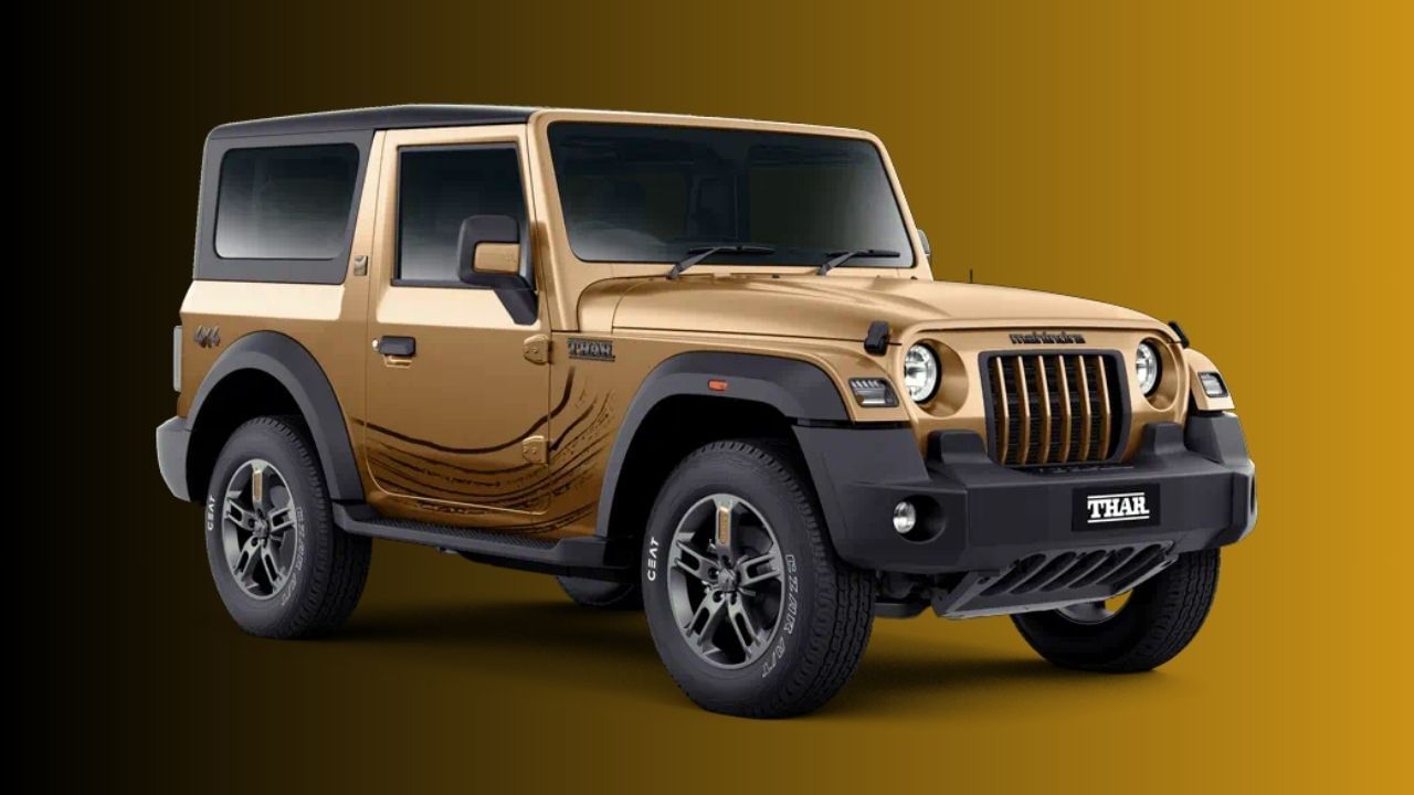 મહિન્દ્રા થાર અર્થ એડિશનની એક્સ-શોરૂમ કિંમત 15.40 લાખ રૂપિયાથી શરૂ થાય છે, જે તેના પેટ્રોલ મેન્યુઅલ વેરિઅન્ટની કિંમત છે. ત્યાર બાદ પેટ્રોલ ઓટોમેટિક વેરિઅન્ટની એક્સ-શોરૂમ કિંમત 16.99 લાખ રૂપિયા, ડીઝલ મેન્યુઅલ વેરિઅન્ટની એક્સ-શોરૂમ કિંમત 16.15 લાખ રૂપિયા અને ડીઝલ ઓટોમેટિક વેરિઅન્ટની એક્સ-શોરૂમ કિંમત 17.60 લાખ રૂપિયા છે.