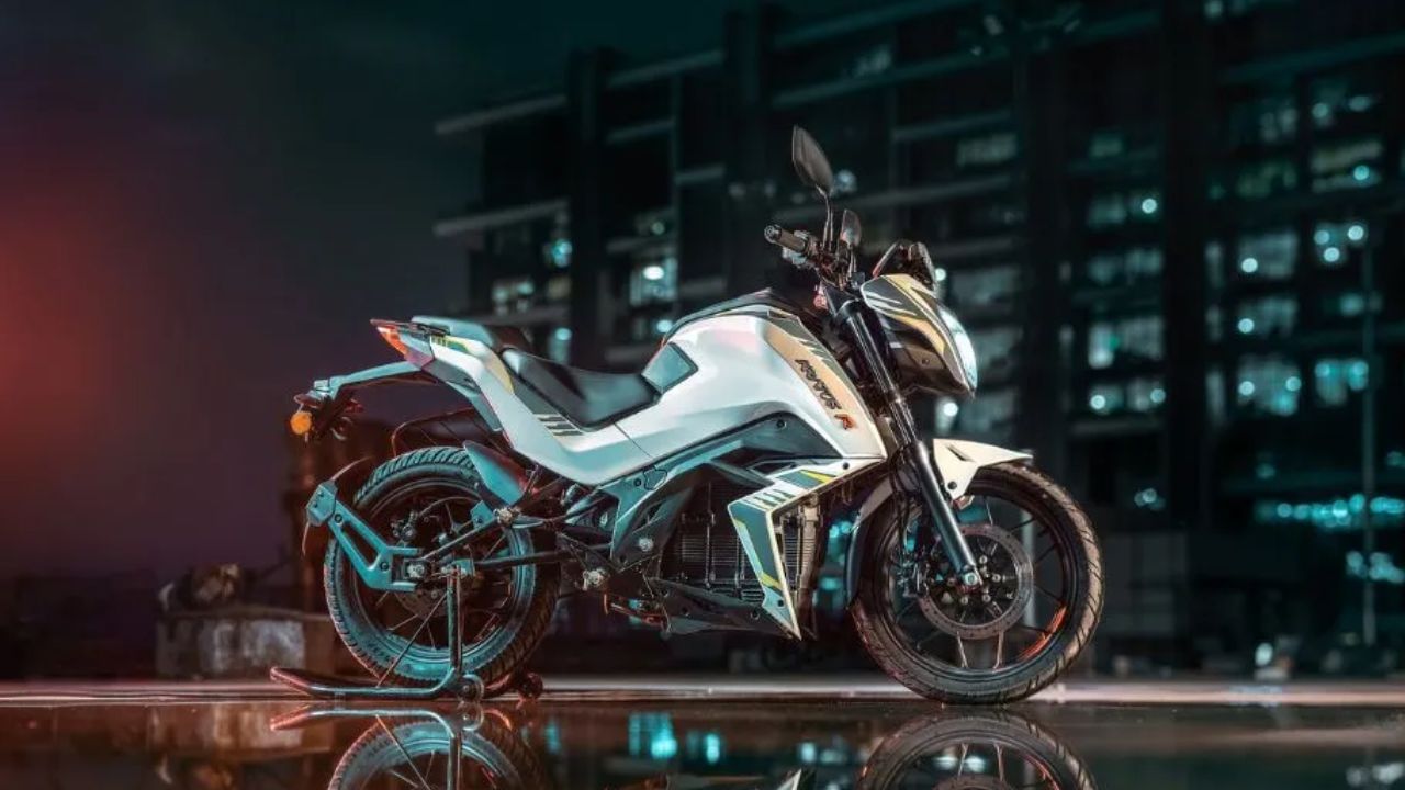 Kratos R બાઈક પર તમે 31 માર્ચ સુધી ડિસ્કાઉન્ટ મેળવી શકો છો. આ ઇલેક્ટ્રિક બાઇક જબરદસ્ત રેન્જ અને ફીચર્સ સાથે આવે છે. Kratos Rની ખરીદી પર 37,000 રૂપિયાનું ડિસ્કાઉન્ટ મળી રહ્યું છે. 