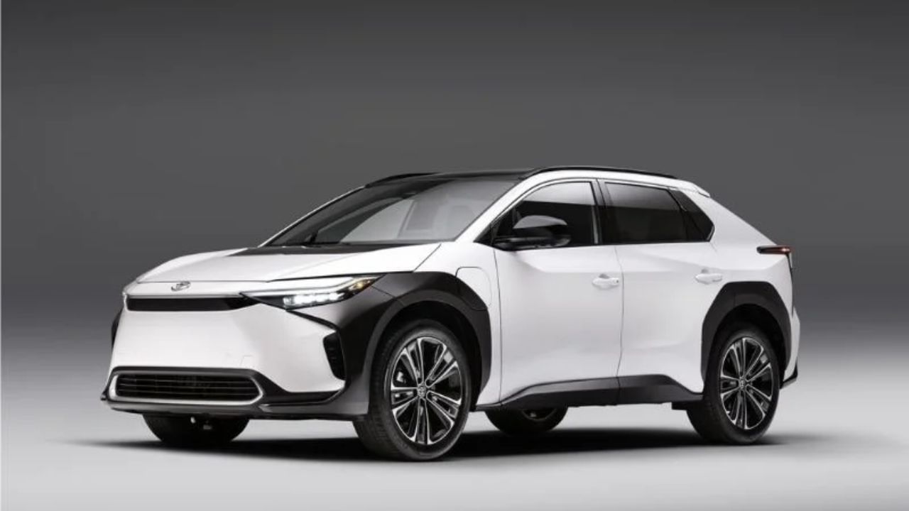 Toyota's electric SUV may feature C-shaped LED daytime running lights, simple style front bumper, flared wheel arches.  The car will offer a luxury cabin, with advanced technology and safety features.