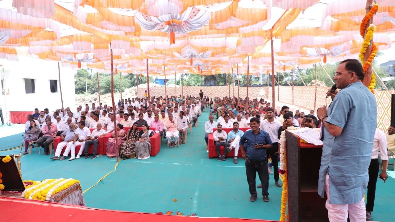 Various development projects worth crores were inaugurated and launched Pinjarat of Surat (3)