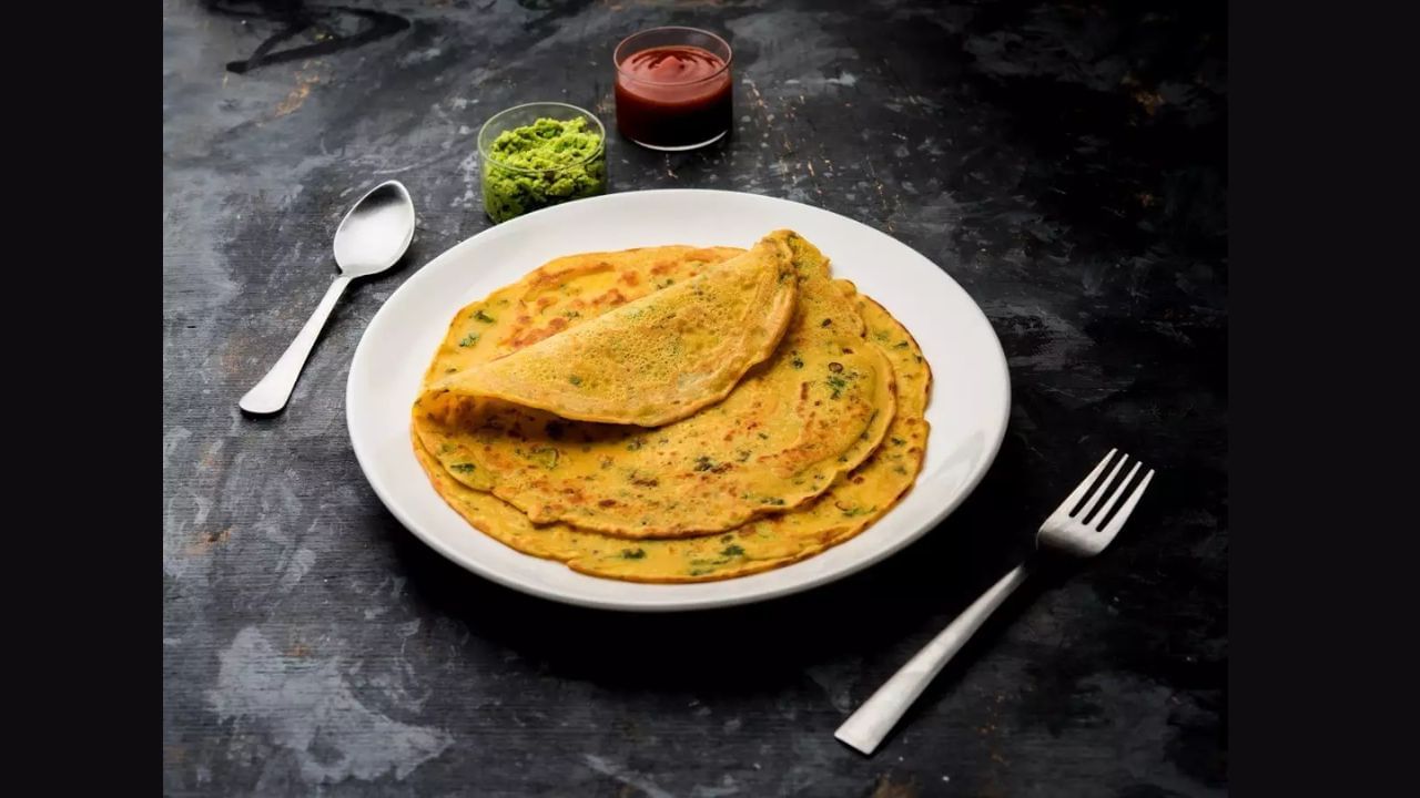 Chana or chickpea flour provides various vitamins and minerals and is also high in fiber and protein.  Both of these items have a low glycemic index, so they are considered the best food for diabetics.  So you can eat gram flour for breakfast