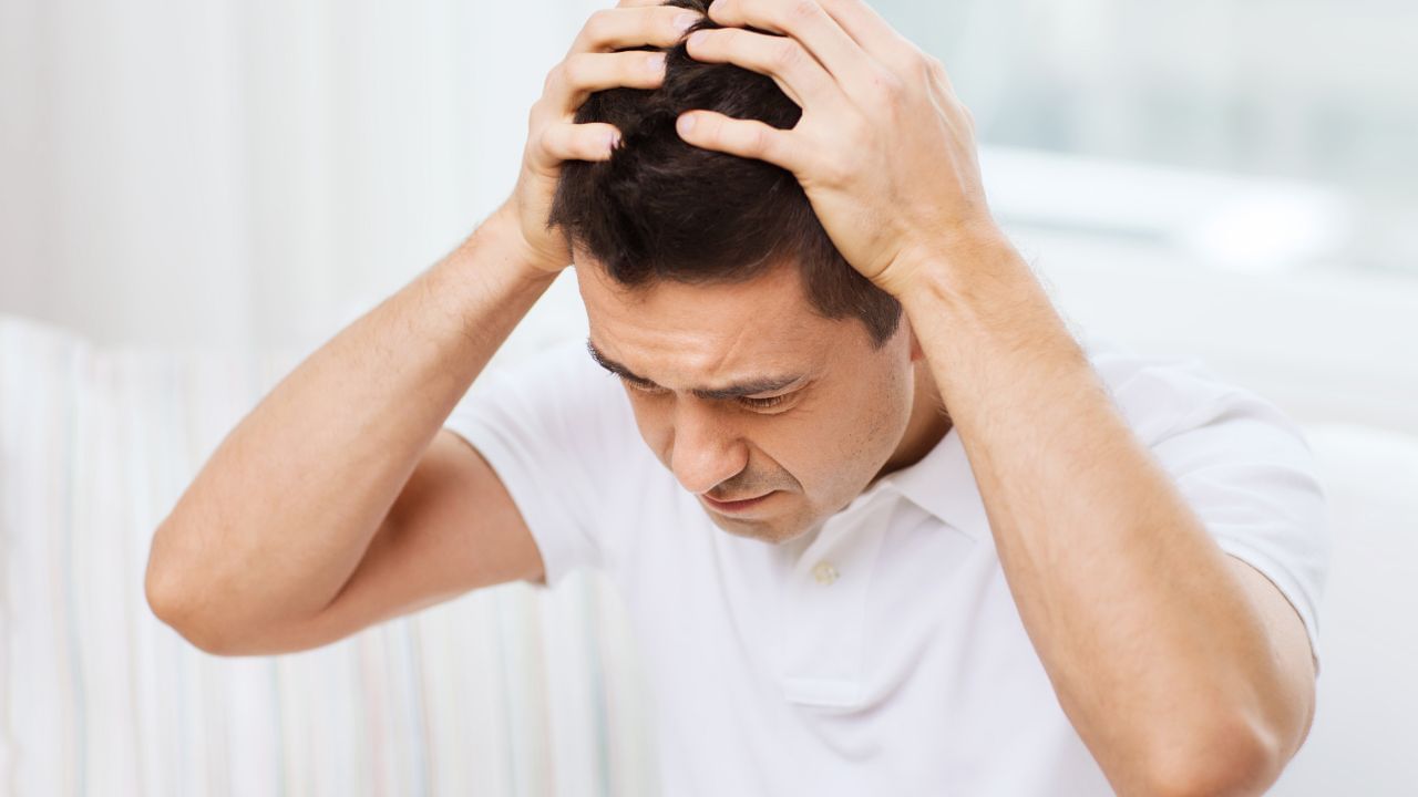 આ ઉપરાંત દૂધનું પણ પર્યાપ્ત માત્રામાં સેવન કરવું જોઈએ. શરીરમાં વિટામિન B12 ની પૂરતી માત્રા જાળવવા માટે, તમારા શરીરમાં વિટામિન ડી પુષ્કળ પ્રમાણમાં હોય તે પણ જરૂરી છે. (Photo - Canva)