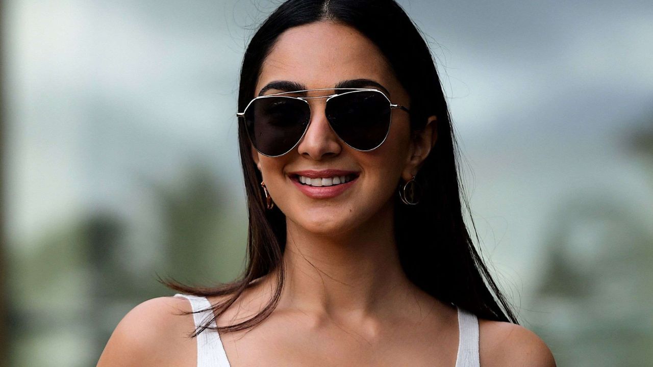 આ જોડીને 'ડોન 3'માં જોવા માટે દર્શકો ઉત્સુક છે. આ સમયે જે રિપોર્ટ્સ સામે આવ્યા છે તેનાથી કિયારા અડવાણીના ફેન્સ પણ ચોંકી ગયા છે. એવું કહેવામાં આવી રહ્યું છે કે કિયારા અડવાણીને ફિલ્મ 'ડોન 3'માં કાસ્ટ કરવા માટે નિર્માતા પાસેથી તગડી રકમ લીધી છે.