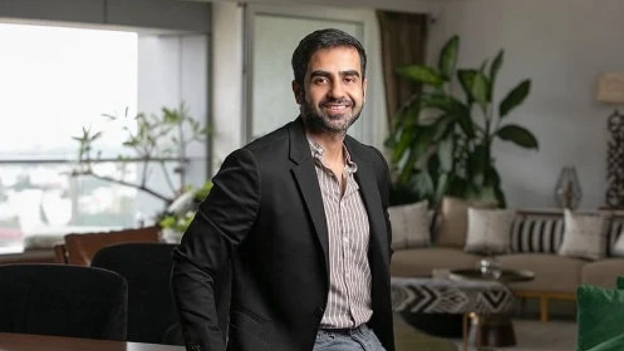 તેણે કહ્યું કે તેણે શાળા છોડી દીધી અને કામ કરવાનું શરૂ કર્યું. તેના માતા-પિતા આનાથી ખૂબ જ ચિંતિત હતા. તેને મારી પાસેથી બહુ અપેક્ષા નહોતી. હું શિક્ષિત દક્ષિણ ભારતીય પરિવારમાંથી આવું છું. અમારા પર અમારા સ્વજનોના બાળકોની જેમ સફળ થવાનું દબાણ હતું. આ હોવા છતાં, મારા માતાપિતાએ મારી સાથે ધીરજ રાખી અને પરિસ્થિતિને સારી રીતે સંભાળી.