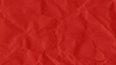 લાલ રંગના કાગળ પર તમારી ઈચ્છા લખી. તેને રેશમના દોરાથી બાંધીને  પર્સમાં રાખવાથી તમારી મનોકામના પૂર્ણ કરવામાં મદદ કરે છે.